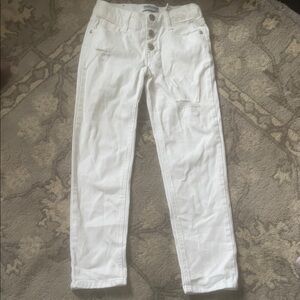 Wallflower White Straight-Leg Women’s Jeans with Subtle Distressing